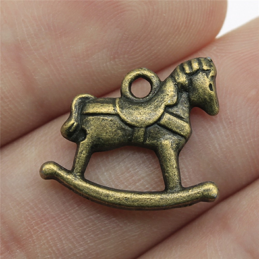 WYSIWYG 4pcs Charms Accessorie - Vintage Fashion Toys review and price