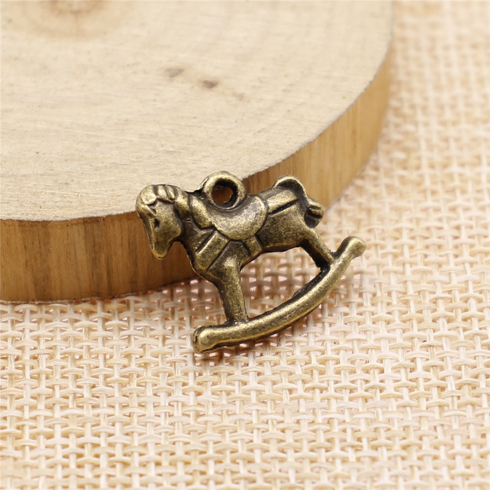 WYSIWYG 4pcs Charms Accessorie - Vintage Fashion Toys review and price